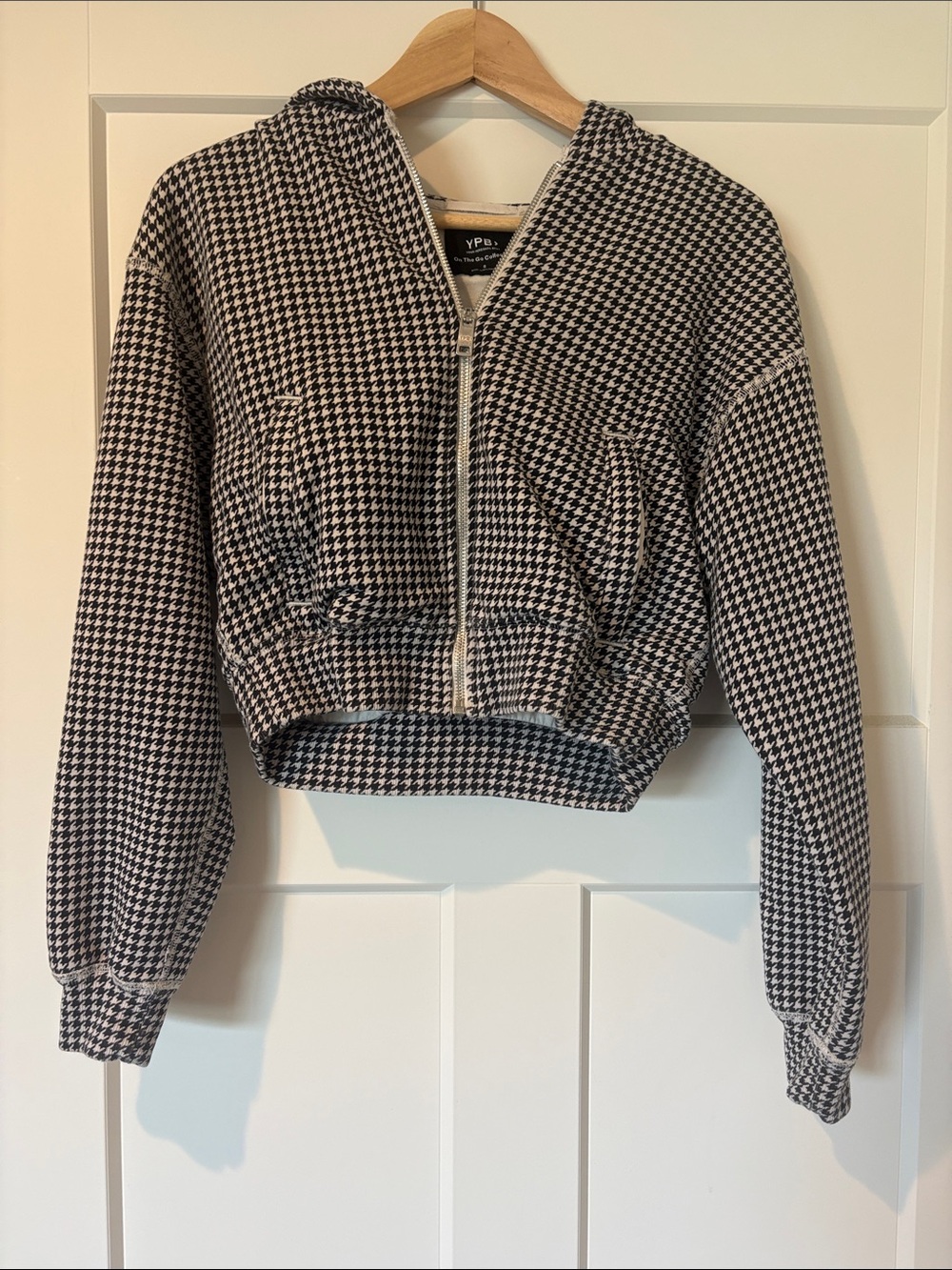 Houndstooth Zip-Front Hooded Jacket in Black & White